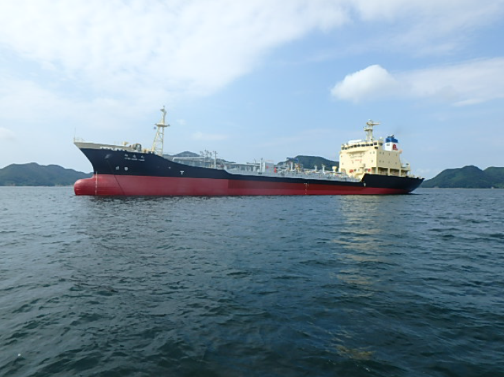 出售1995年日本建造5000吨油船