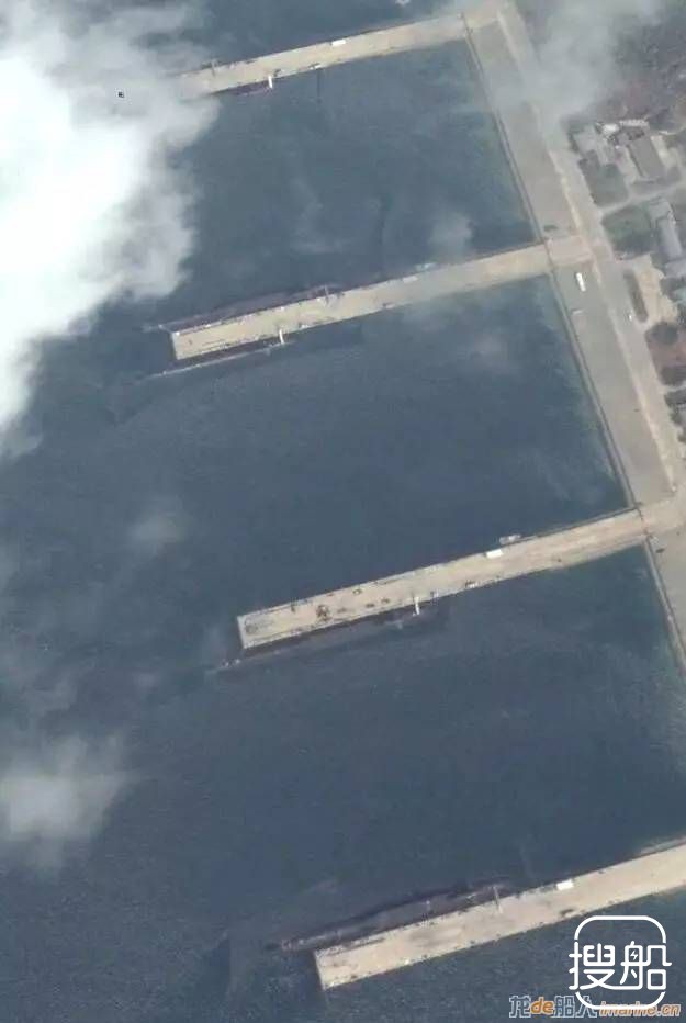 卫星照显示中国4艘094战略核潜艇首次同框