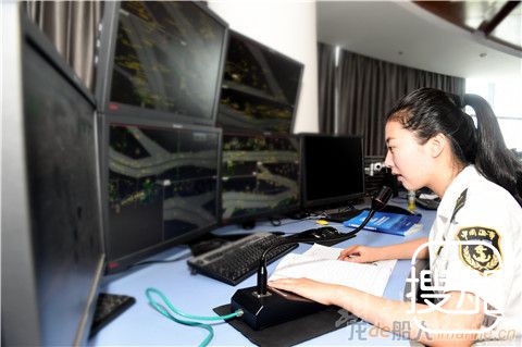 长江上一船断缆后如“断线风筝”