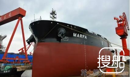 外高桥造船15.8万吨苏伊士原油轮H1352出坞