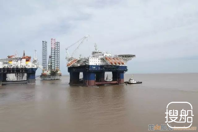 南通中远船务“安迅2号”海洋生活平台出海试航