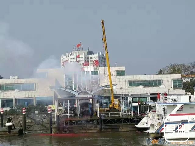 全国第一艘碳纤维高速客船首航成功