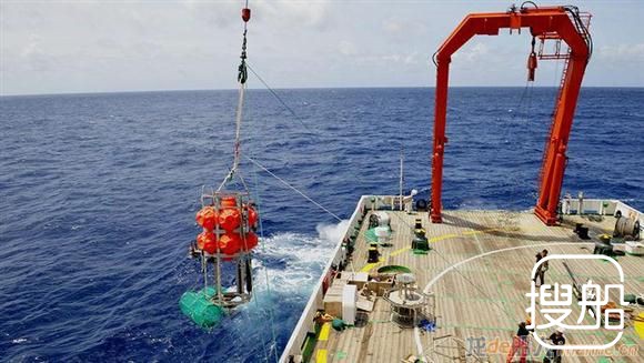 彩虹鱼”挑战全球最深海沟成功