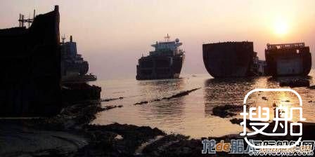 巴拿马型集装箱船“英年早逝”