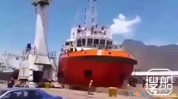 干船坞突然进水，包括一中国船在内的多艘船舶“横冲直撞 ...