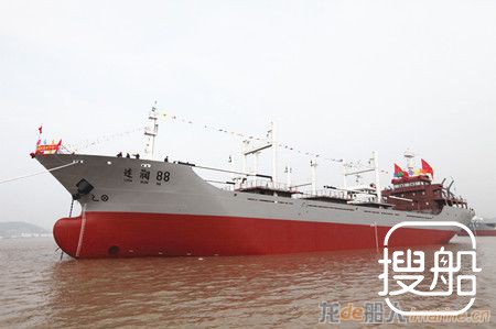 东红船业102M冷藏运输船“连润88”建成下水
