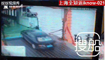 上海长兴岛码头一轿车冲进长江