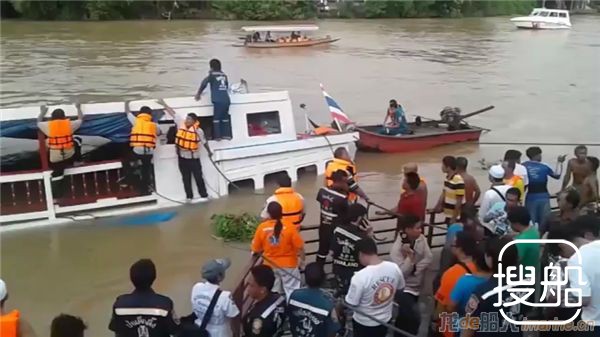 泰国湄南河发生翻船事故 至少50人死伤