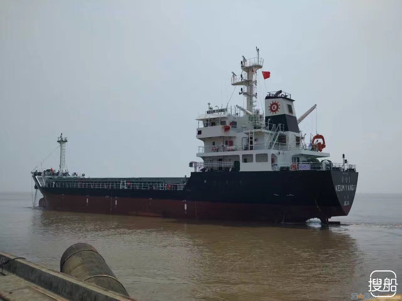 江苏宏强船舶重工有限公司三天顺利交付二艘散货船