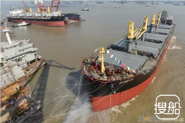 中船澄西3.88万吨散货船下水