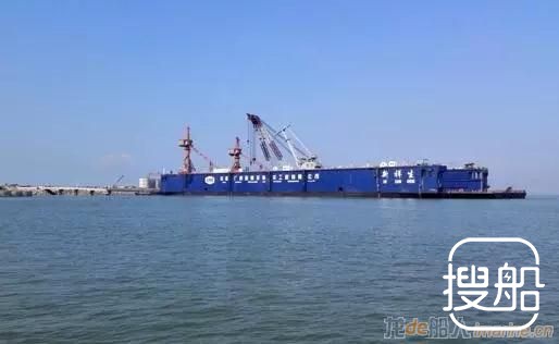 10万吨级浮船坞“新祥生”号顺抵中船钦州修船基地
