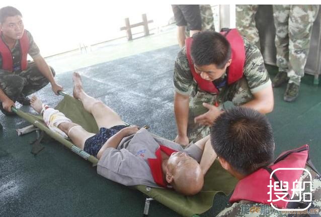 浙江一货船船员从甲板坠落致伤 浙江海警火速救助