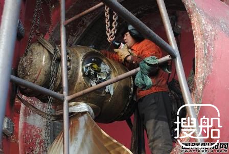 “胜利252”船可变螺距桨修理