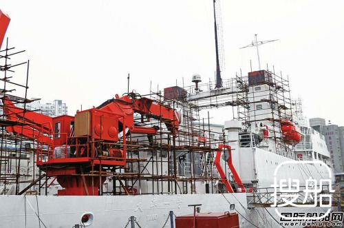 “大洋一号”船在海军船厂修理