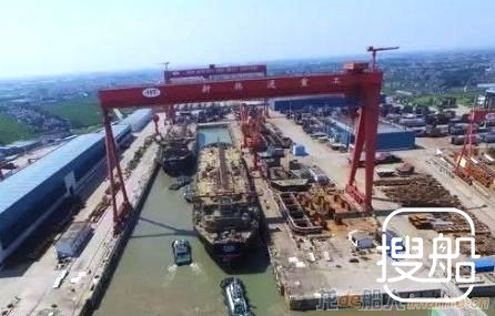 韩通船舶重工两艘114000吨油轮出坞