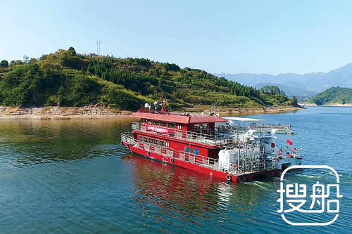 全国首艘LNG清洁燃料动力客船在东江湖下水