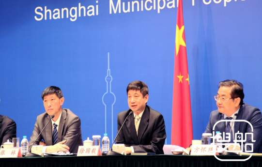 上海组合港管委办主任徐国毅出席上海市政府新闻发布会介绍长三角船舶排放控制区实施情况