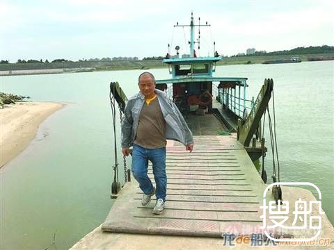 一个人一艘船守望一座岛