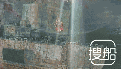王毅就“桑吉”号油船沉没向伊朗外长扎里夫致慰问电