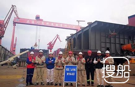 外高桥造船为中国矿运建造第三艘VLOC下坞