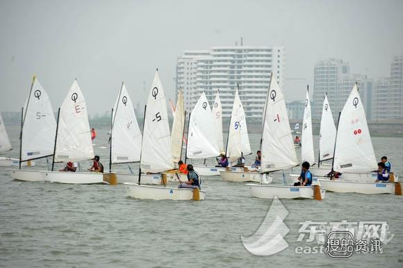 江浙沪夏令营 江浙沪夏令营帆船赛举行 小小船长东海竞逐