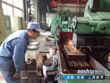 一条大船两根桅,九只水鸟绕船飞 大船集团舵轴公司2万箱船轴舵系生产亮点频仍
