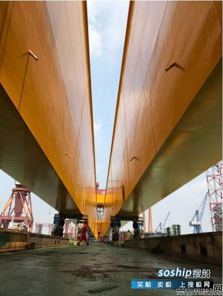 印度船厂龙门吊倒塌 振华重工为裕廊船厂建造600T龙门吊主梁成功过驳