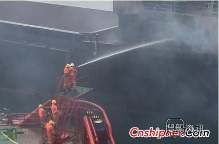 海口椰海大道起火 起火的“隆海08”轮被“德满”轮成功救出