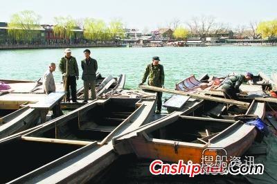 什刹海摇橹船 什刹海木制摇橹船退役将替换成铝合金材质新船
