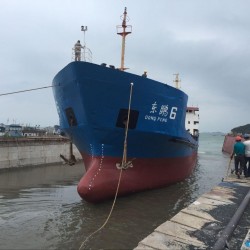集装箱船公司排名 出售2100吨集装箱船