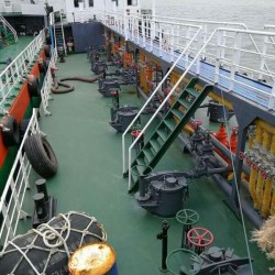 出售1000吨成品油船 出售550吨成品油船