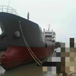 出售1000吨成品油船 出售1700吨成品油船
