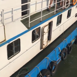 飓母偏惊旅客船 出售90人旅客船