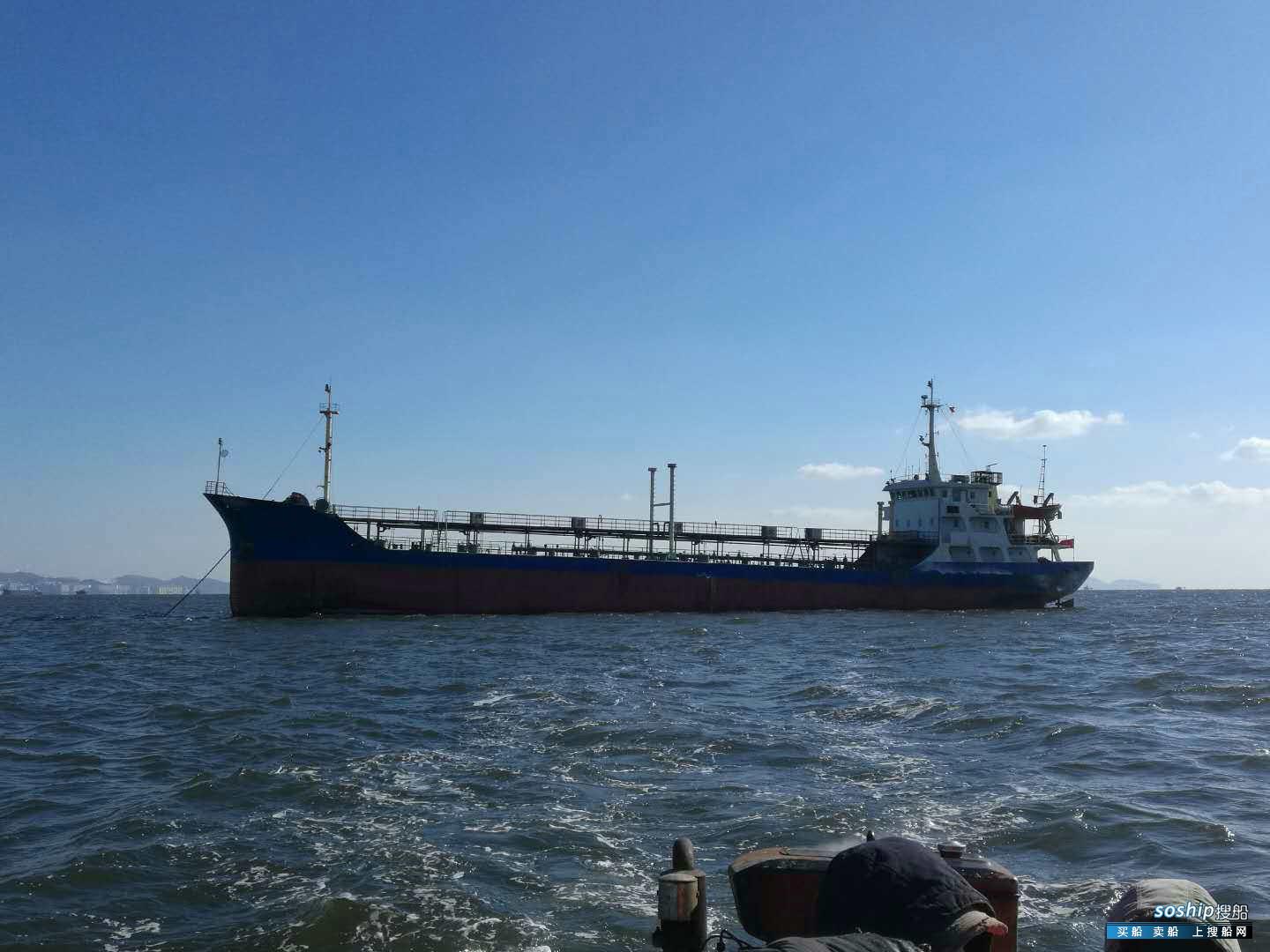 出售1000吨成品油船 出售2422吨成品油船