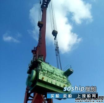 沪东中华49000吨化学品船首船完成主机吊装