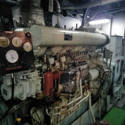 出售1000吨成品油船 出售4975吨成品油船