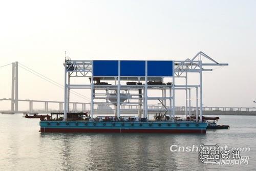 我国首艘大型海上选矿船在镇江船厂顺利下水