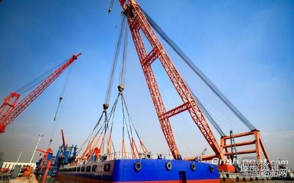 江苏海新船务重工5000吨油驳船“航供油驳9”轮成功下水