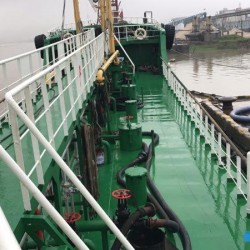 出售1000吨成品油船 出售551吨成品油船