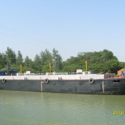 油驳船 出售743吨油驳船