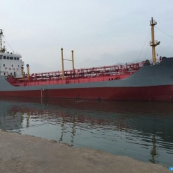 出售1000吨成品油船 出售1339吨成品油船
