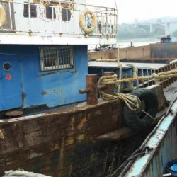 5000吨集装箱船多少钱 出售180箱集装箱船