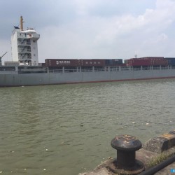 5000吨集装箱船多少钱 出售864箱集装箱船