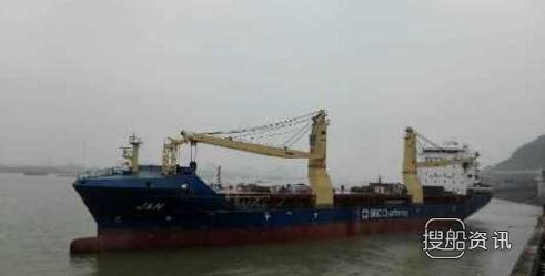 江西江州联合造船12500吨多用途首制船顺利离厂试航