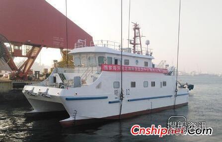 北船重工“曙光12”海湾移动监测平台下水
