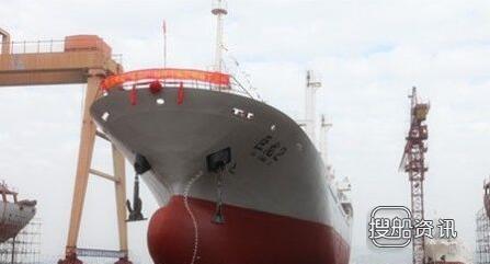 东红船业3000吨冷藏运输船“巨龙2”顺利下水