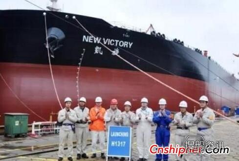 外高桥造船一艘31.8万吨VLCC船顺利出坞