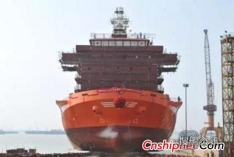 扬子江船业130米海洋工程大件运输船顺利下水