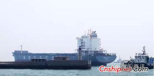 渤船重工2400TEU集装箱船2号船离港试航