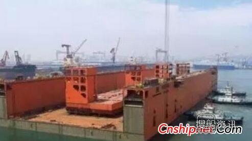 青岛扬帆85000吨浮船坞顺利完成出坞